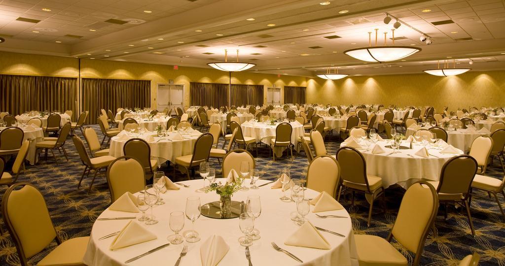 Inn At The Commons Медфорд Екстериор снимка