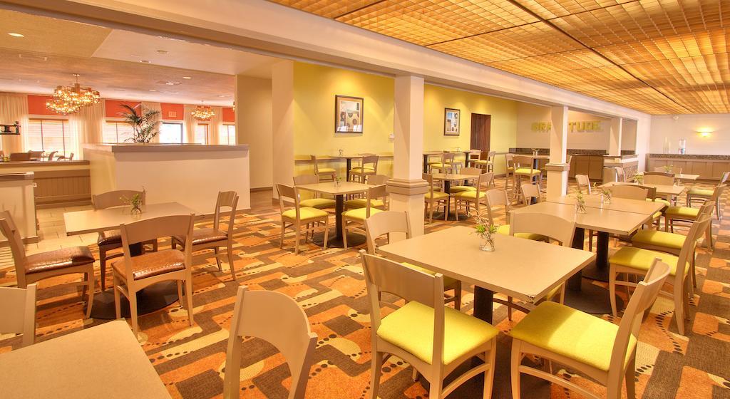 Inn At The Commons Медфорд Екстериор снимка