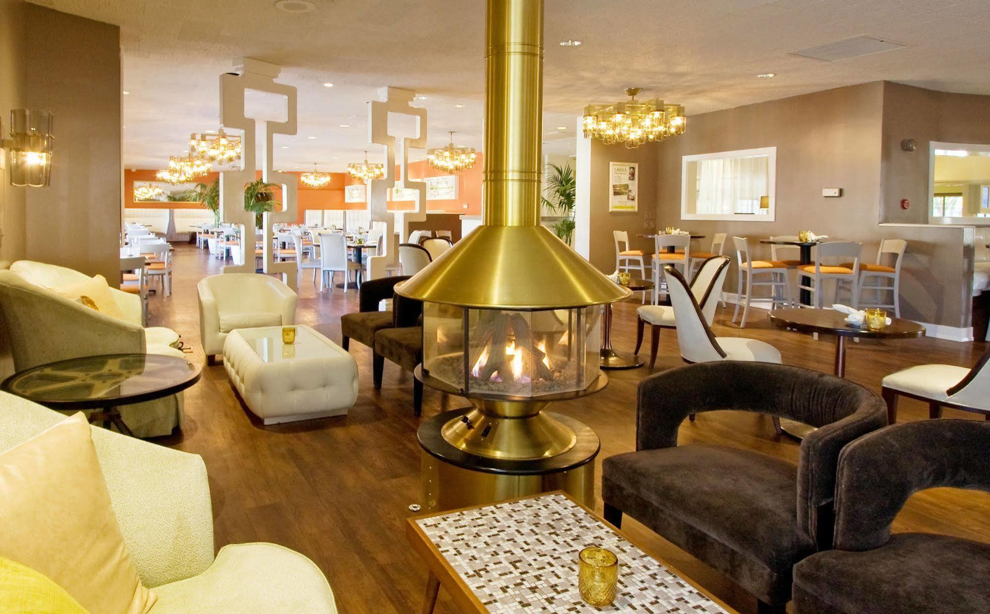 Inn At The Commons Медфорд Екстериор снимка