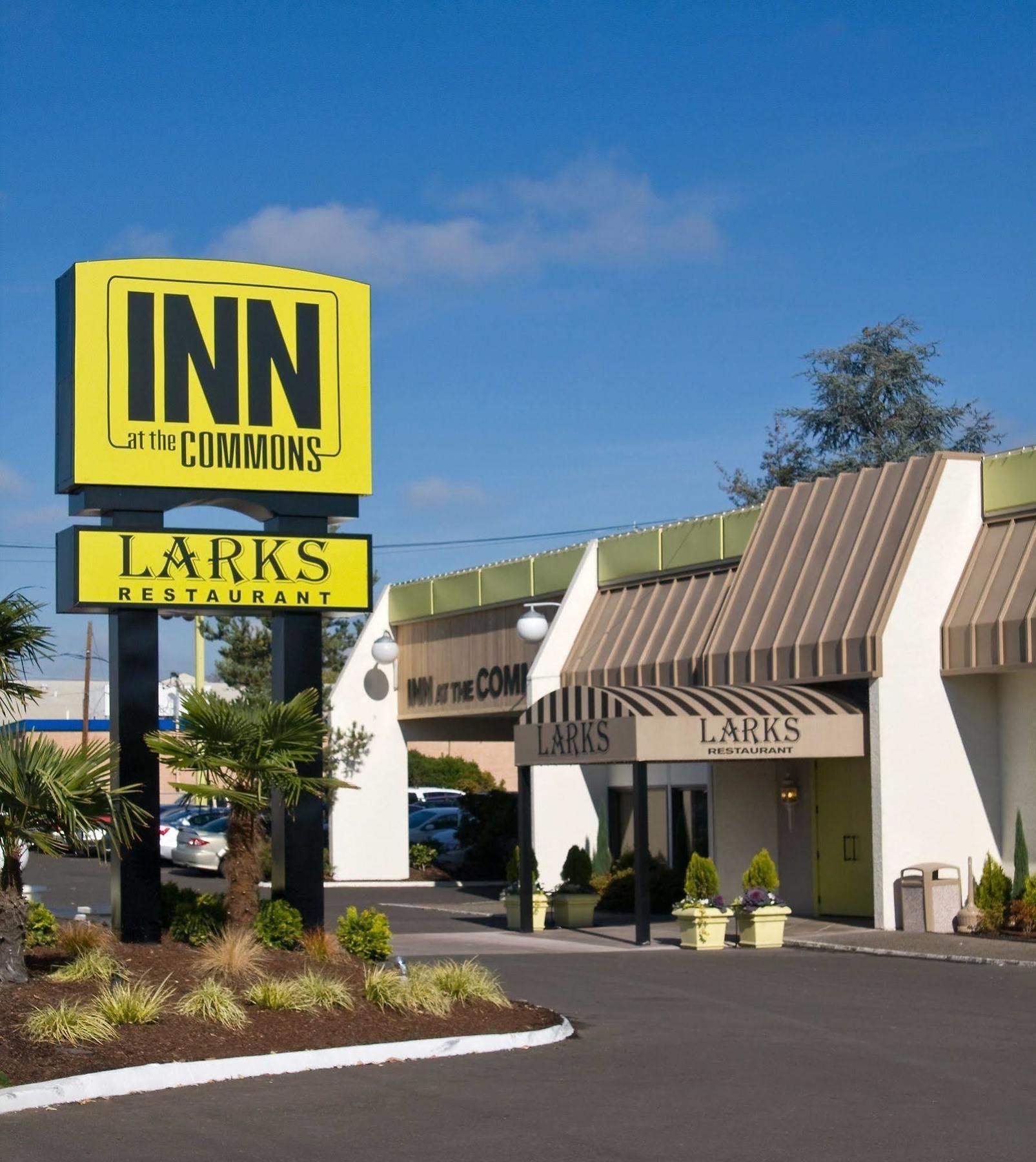 Inn At The Commons Медфорд Екстериор снимка