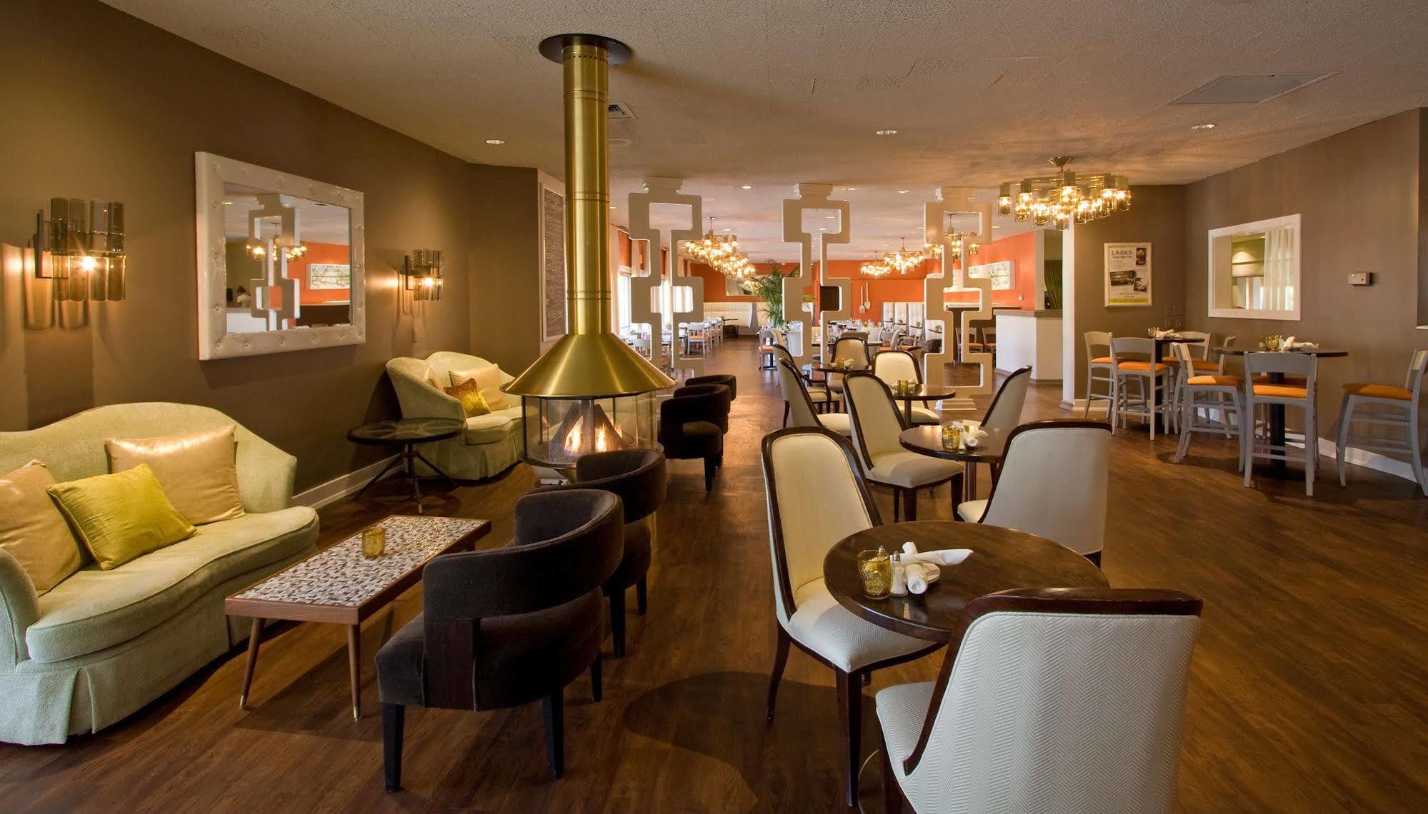 Inn At The Commons Медфорд Екстериор снимка