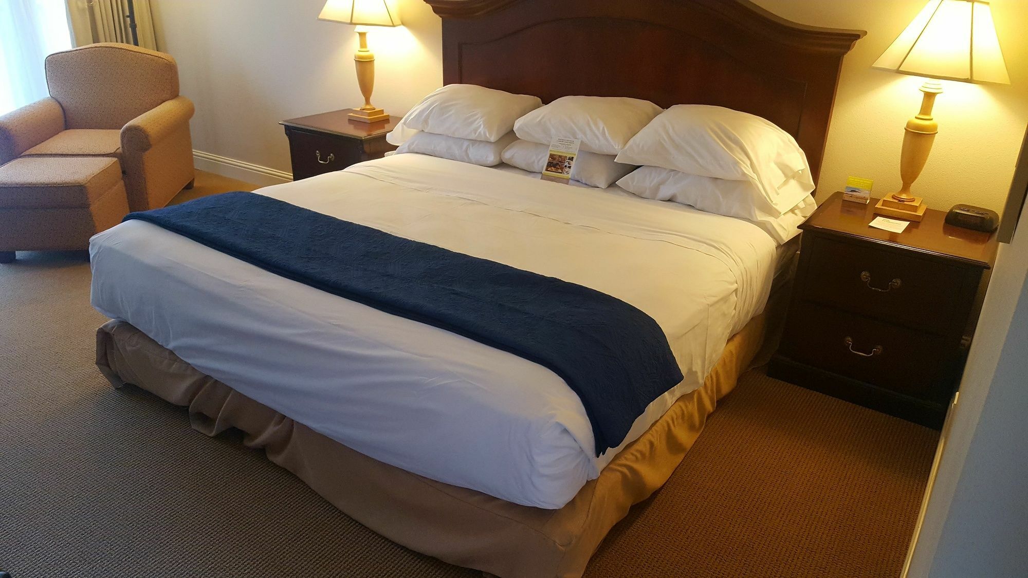 Inn At The Commons Медфорд Екстериор снимка