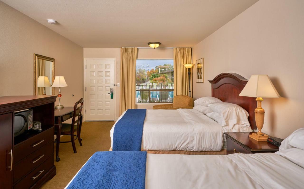Inn At The Commons Медфорд Екстериор снимка